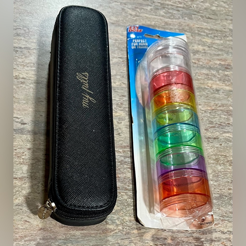 NWOT Miamica My Pills zippered bag with 7-day pill box and stackable pill boxes